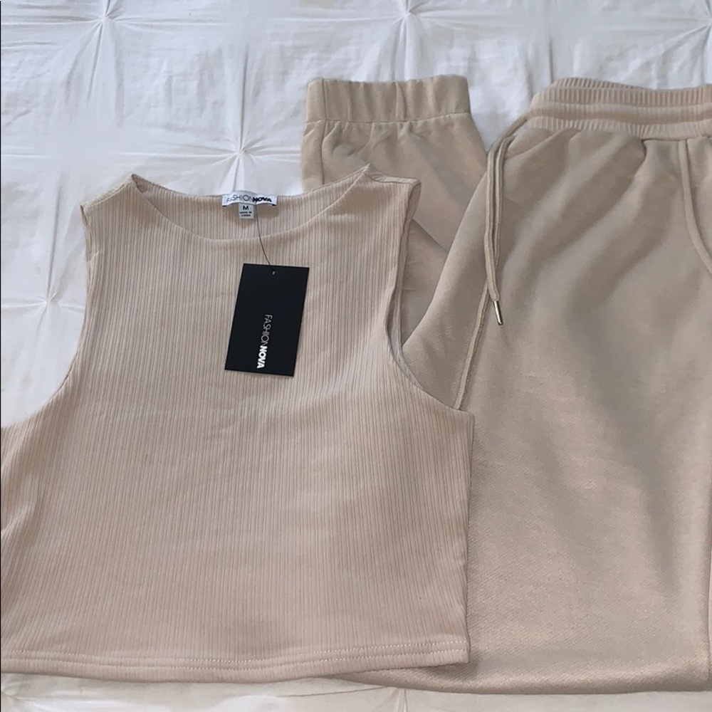 Fashion nova joggers set